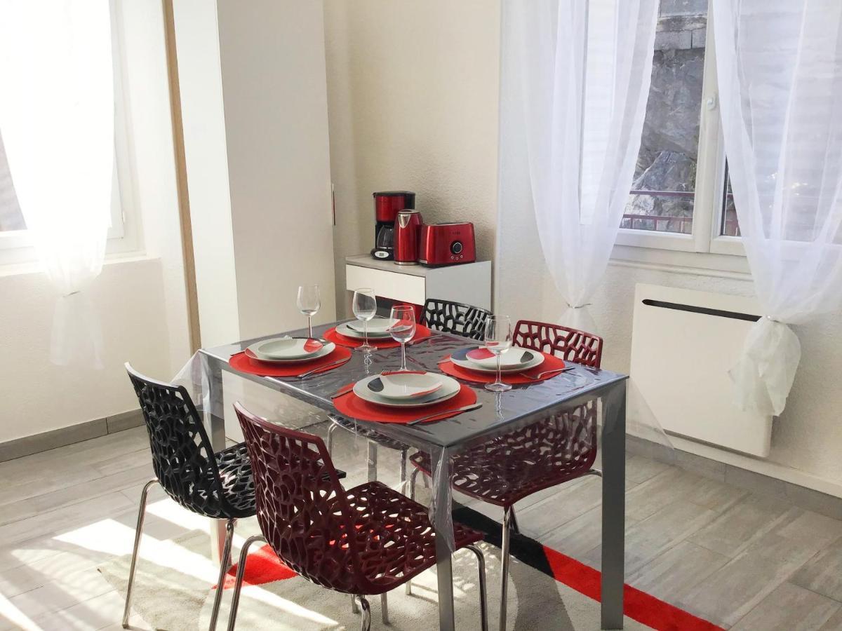 Sun, Parking, Centre , Proche Sanctuaires * Lourdes
