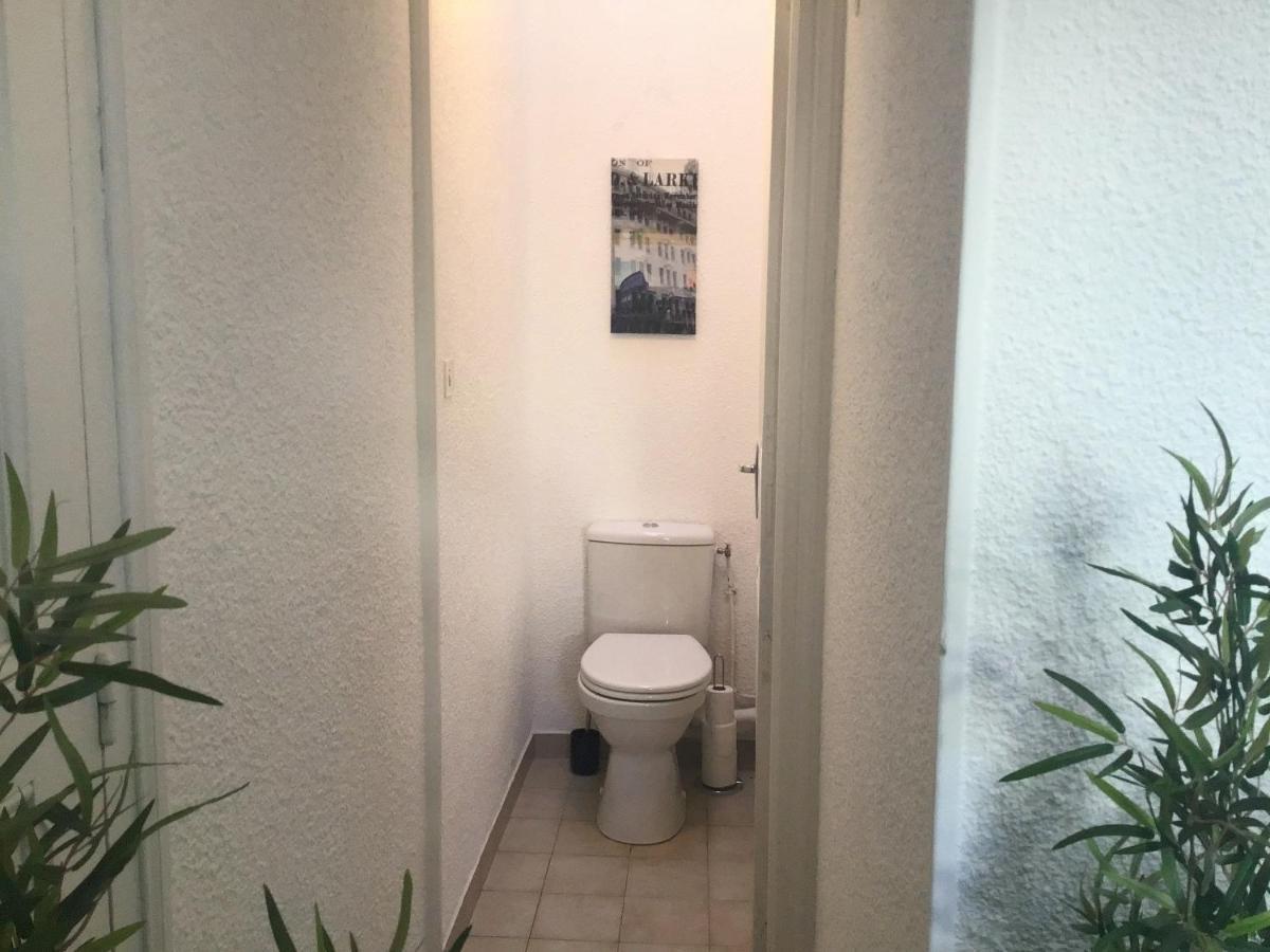 Sun, Parking, Centre , Proche Sanctuaires *